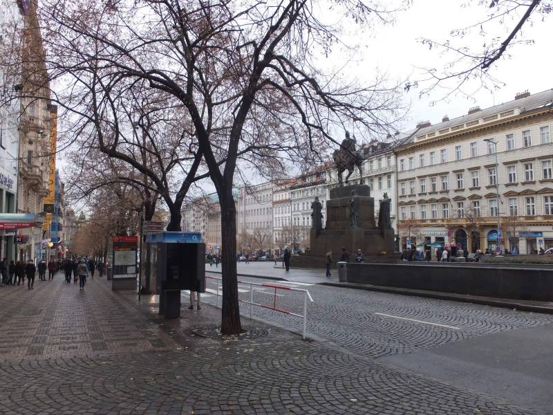 prag01-003.jpg