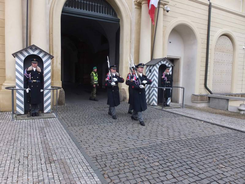 prag01-027.jpg prag01-027.jpg