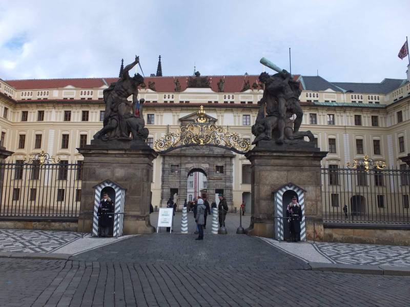 prag01-035.jpg prag01-035.jpg