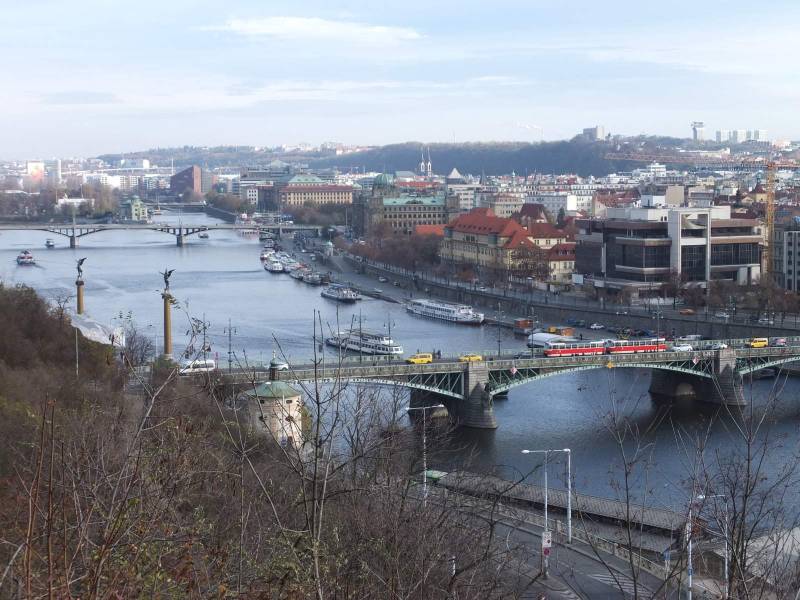 prag01-084.jpg prag01-084.jpg